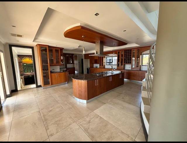 6 BEDROOM HOUSE FOR SALE IN BLUE SADDLE RANCHES